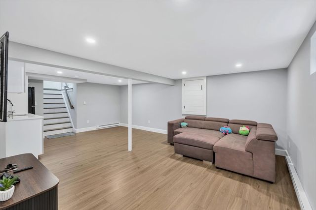 25 Nancy Ln, Barnstable, MA 02601