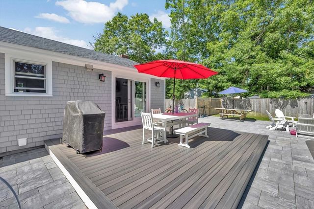 25 Nancy Ln, Barnstable, MA 02601
