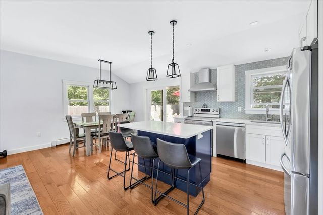 25 Nancy Ln, Barnstable, MA 02601
