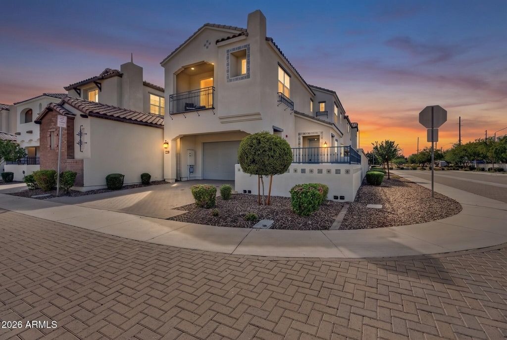 2427 E GOLDCREST Street, Gilbert, AZ 85297 — exterior