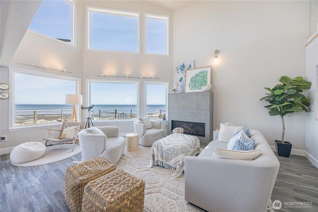 391 3 Crabs Road, Sequim, WA 98382