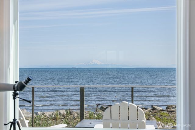 391 3 Crabs Road, Sequim, WA 98382