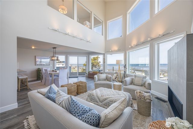 391 3 Crabs Road, Sequim, WA 98382