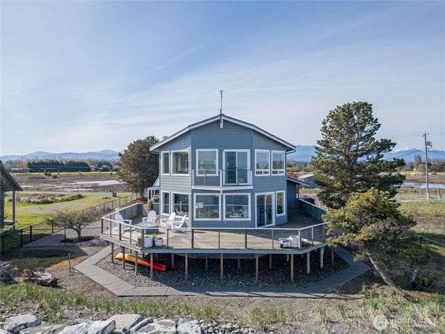 391 3 Crabs Road, Sequim, WA 98382
