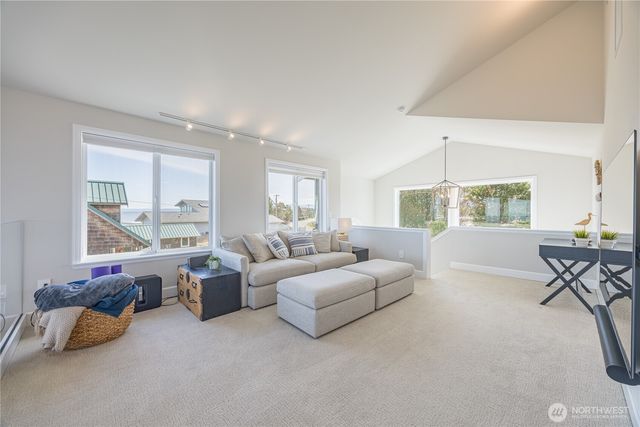 391 3 Crabs Road, Sequim, WA 98382