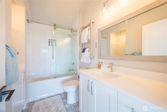 391 3 Crabs Road, Sequim, WA 98382