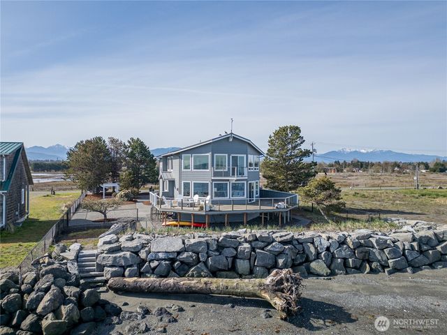 391 3 Crabs Road, Sequim, WA 98382
