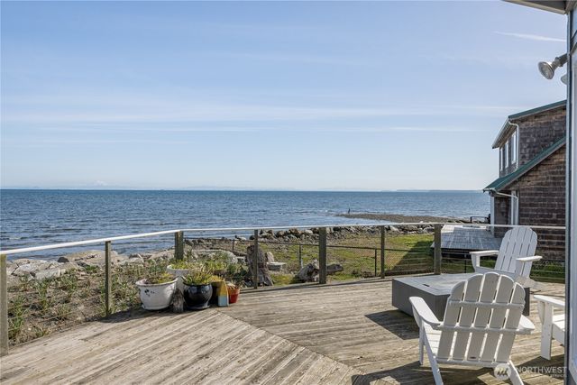 391 3 Crabs Road, Sequim, WA 98382