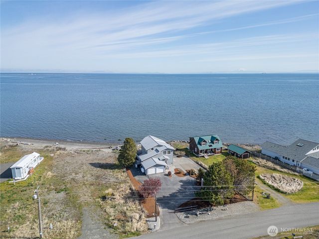 391 3 Crabs Road, Sequim, WA 98382