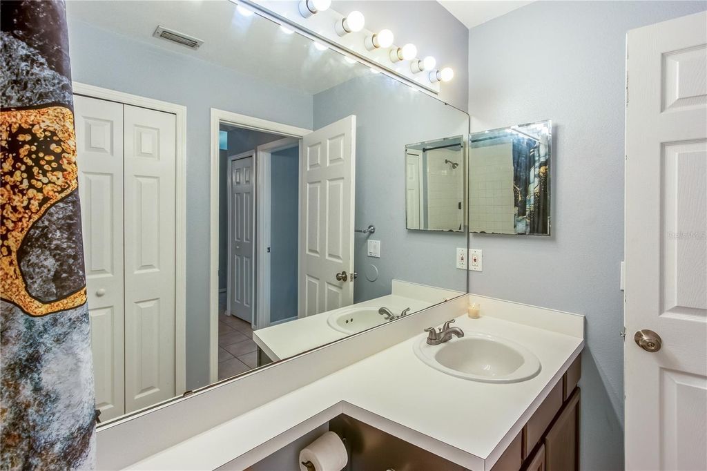 Image 17 of property listing at 13829 TIMBERLAND DRIVE 204, Orlando, FL 32824