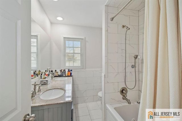 26 Hamilton Avenue, Edison, NJ 08820