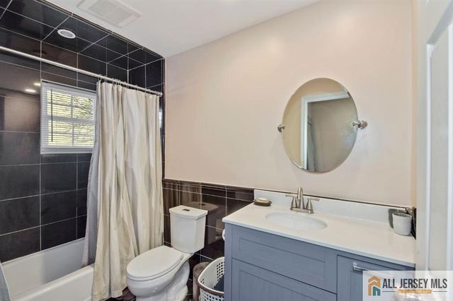 26 Hamilton Avenue, Edison, NJ 08820
