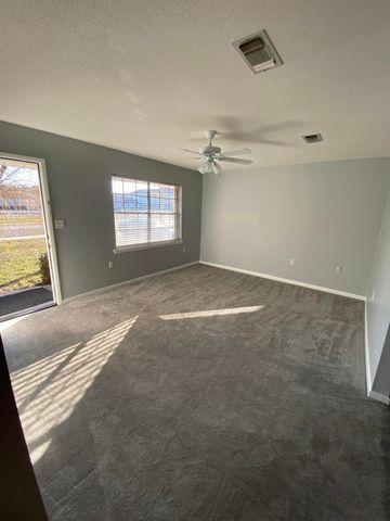 31 North Street, Mary Esther, FL 32569