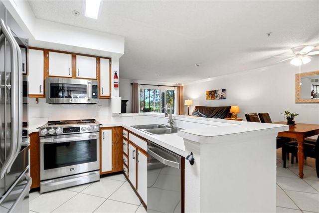 2400 FEATHER SOUND DRIVE 427, Clearwater, FL 33762