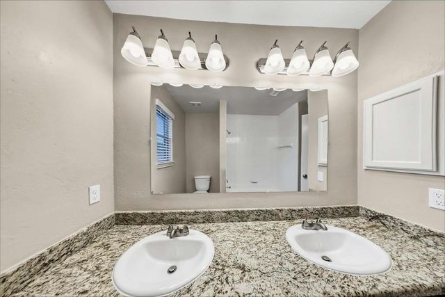1011 Wentworth Drive, Pearland, TX 77584
