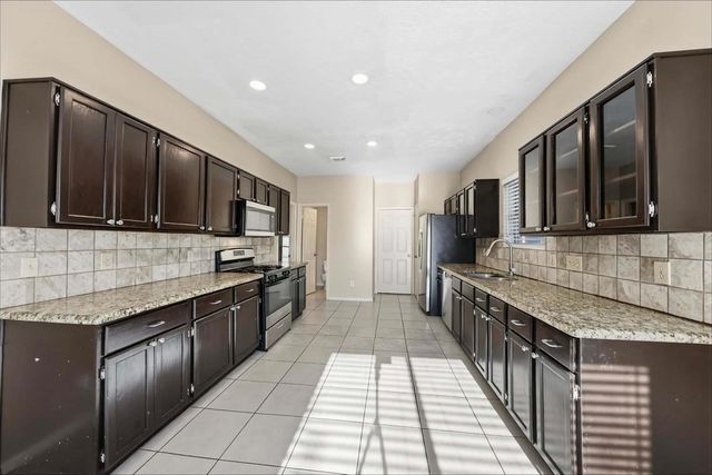 1011 Wentworth Drive, Pearland, TX 77584