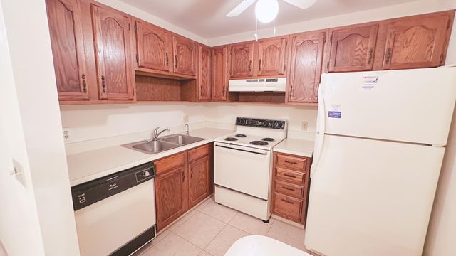 25 Lake Vista Trl Apt 204, Port St Lucie, FL 34952