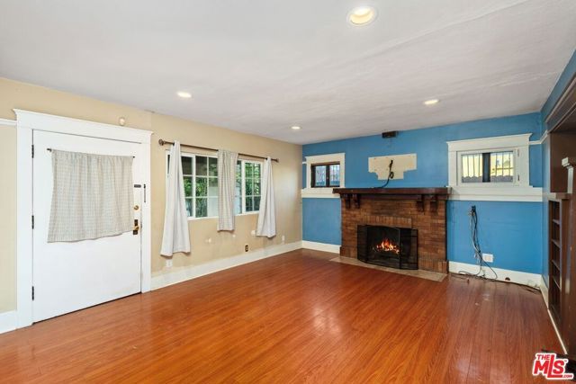 4812 Arlington Avenue, Los Angeles, CA 90043