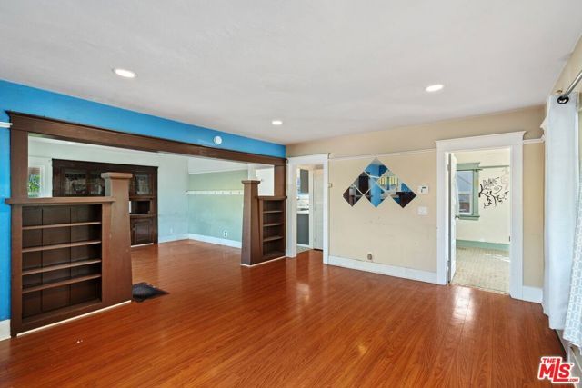 4812 Arlington Avenue, Los Angeles, CA 90043