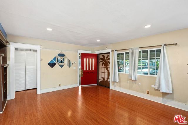 4812 Arlington Avenue, Los Angeles, CA 90043