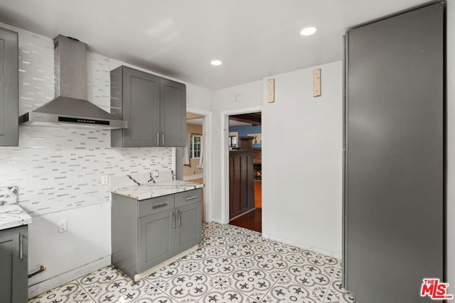 4812 Arlington Avenue, Los Angeles, CA 90043