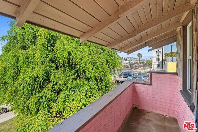 4812 Arlington Avenue, Los Angeles, CA 90043