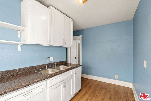 4812 Arlington Avenue, Los Angeles, CA 90043