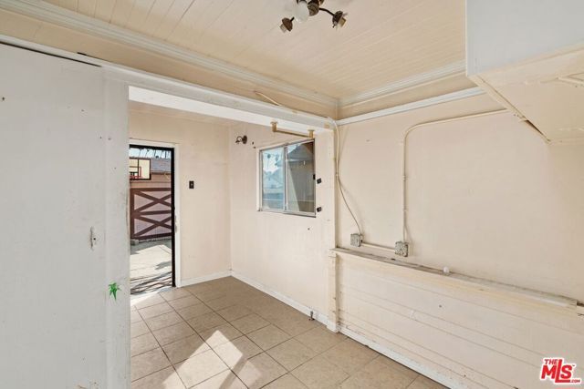 4812 Arlington Avenue, Los Angeles, CA 90043