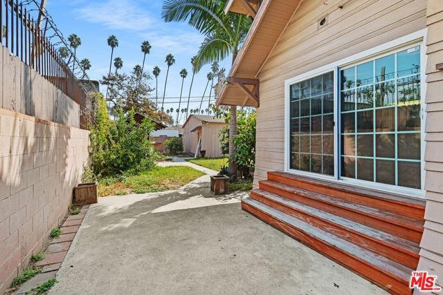 4812 Arlington Avenue, Los Angeles, CA 90043