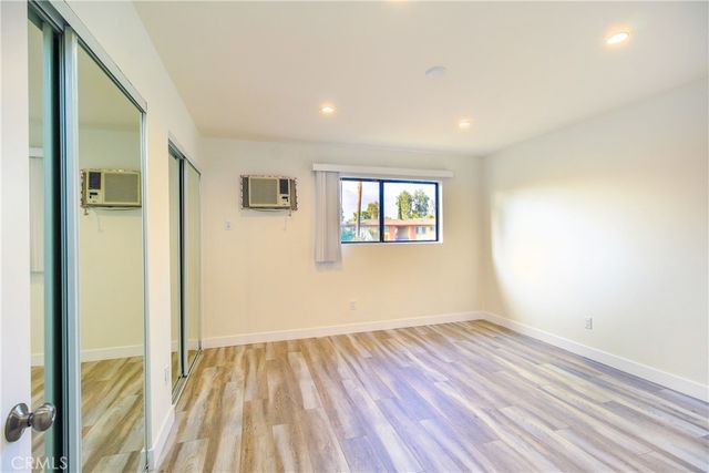 17900 Sherman Way 118, Reseda, CA 91335