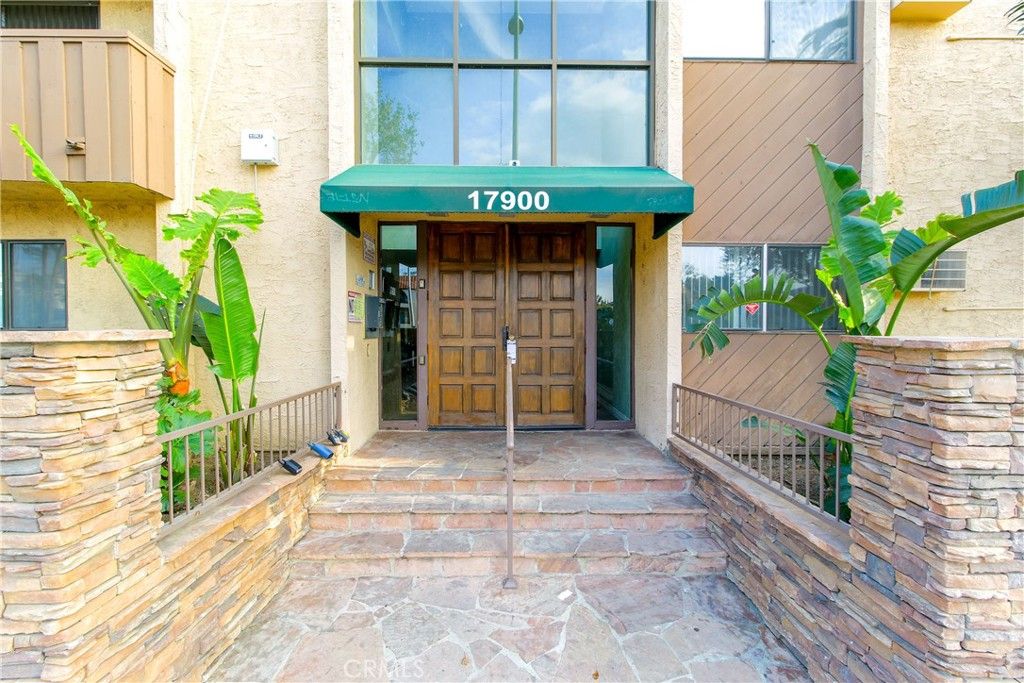 17900 Sherman Way 118, Reseda, CA 91335