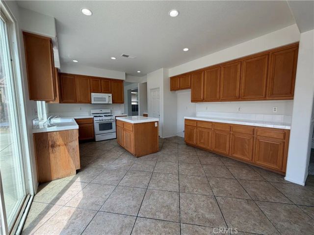 1742 Welsh Drive, San Jacinto, CA 92582