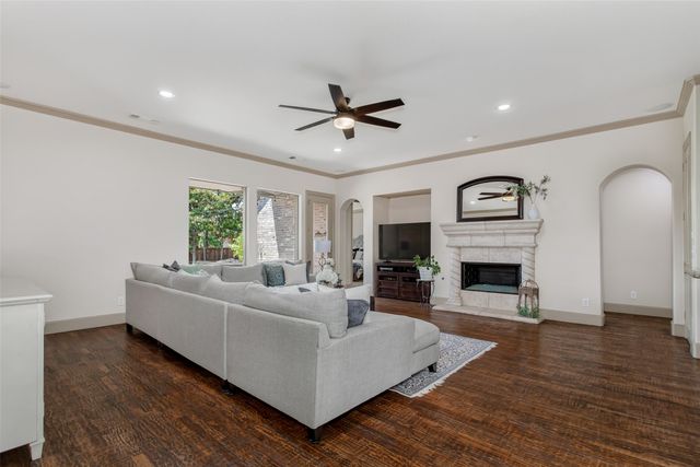 927 Mckamy Drive, Allen, TX 75013