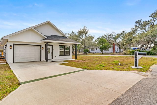 4906 E 2nd Street, Panama City, FL 32404