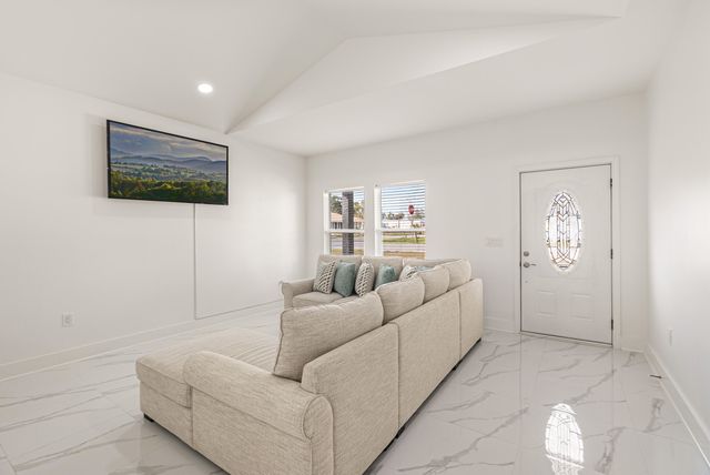 4906 E 2nd Street, Panama City, FL 32404