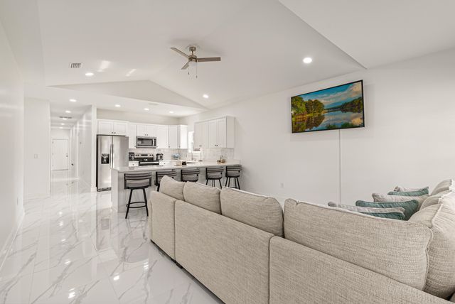 4906 E 2nd Street, Panama City, FL 32404