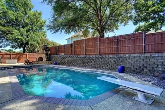 2937 Sweet Briar Street, Grapevine, TX 76051