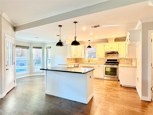 2937 Sweet Briar Street, Grapevine, TX 76051