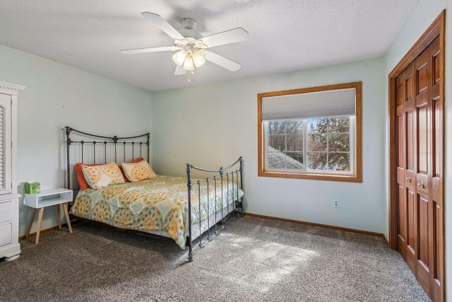 3655 Urbandale Lane N, Plymouth, MN 55446