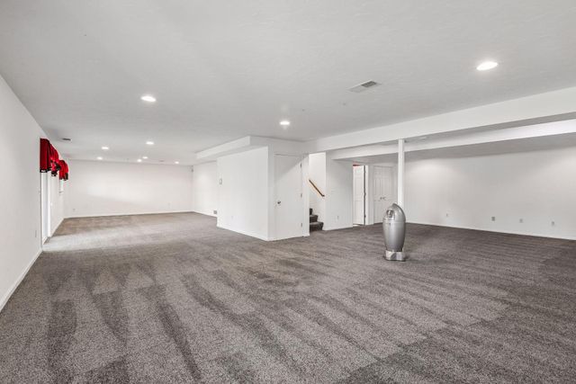 3655 Urbandale Lane N, Plymouth, MN 55446