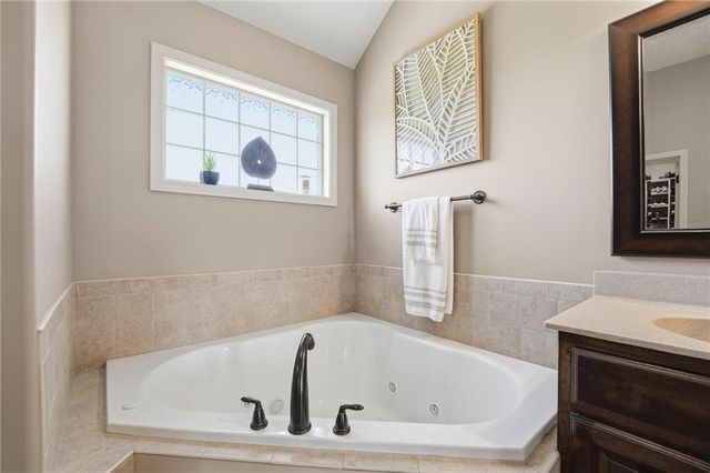 10365 N Skiles Court, Kansas City, MO 64157