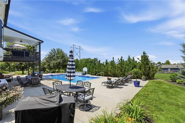 10365 N Skiles Court, Kansas City, MO 64157