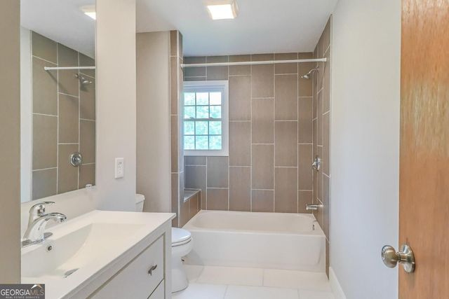 99 Woodvalley Drive, Fayetteville, GA 30215