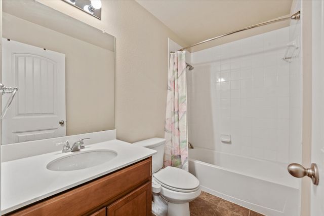 1401 N Houston Street, Royse City, TX 75189