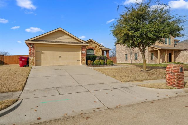 1401 N Houston Street, Royse City, TX 75189