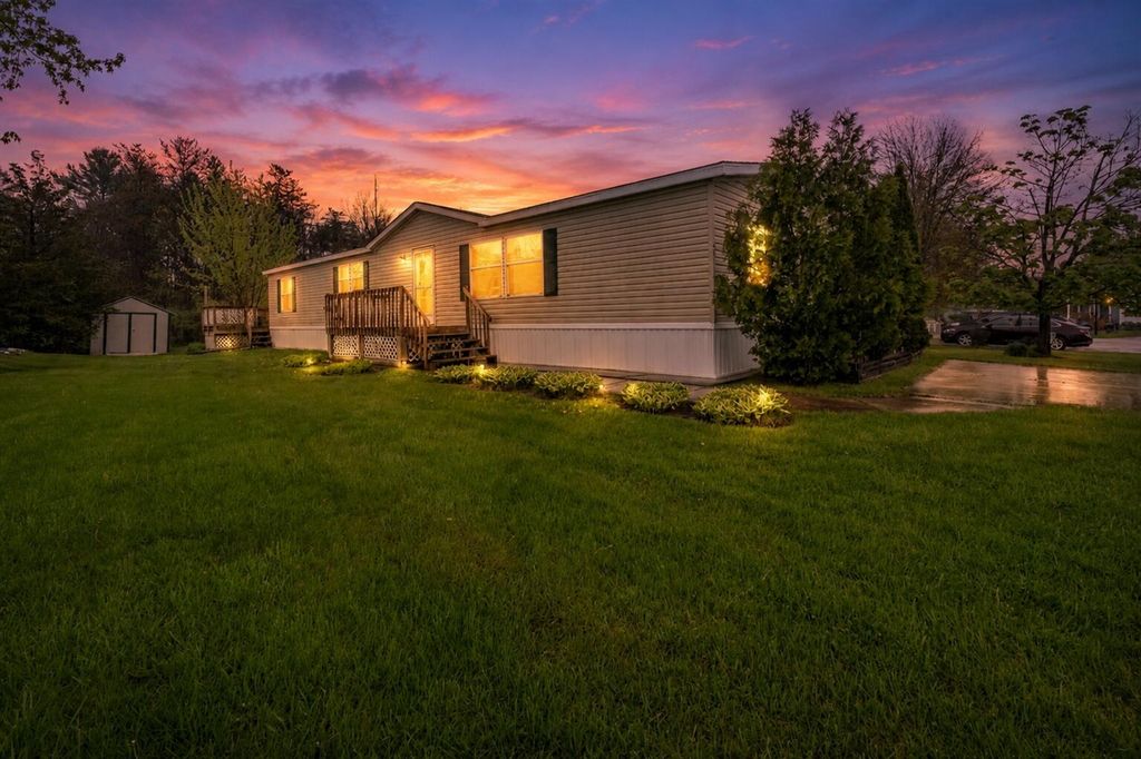 8000 Warren Woods Road 62, Three Oaks, MI 49128