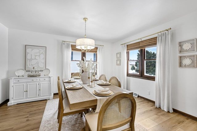 2664 E Henry AVENUE, Cudahy, WI 53110