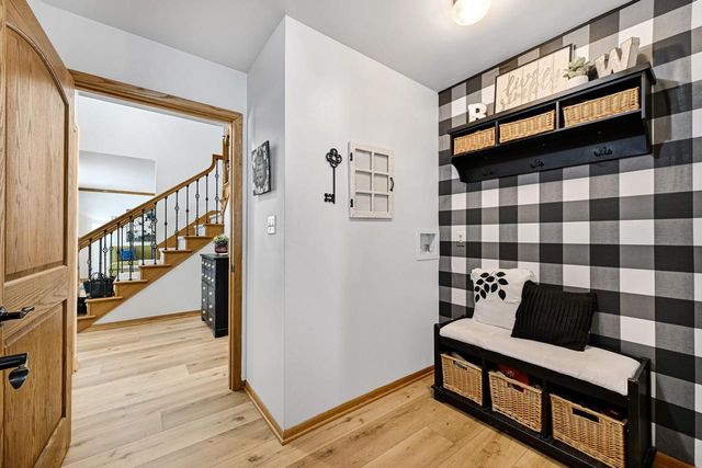 2664 E Henry AVENUE, Cudahy, WI 53110