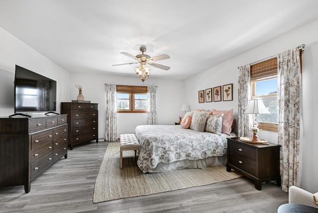 2664 E Henry AVENUE, Cudahy, WI 53110