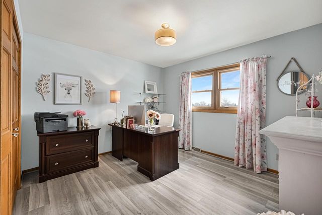 2664 E Henry AVENUE, Cudahy, WI 53110